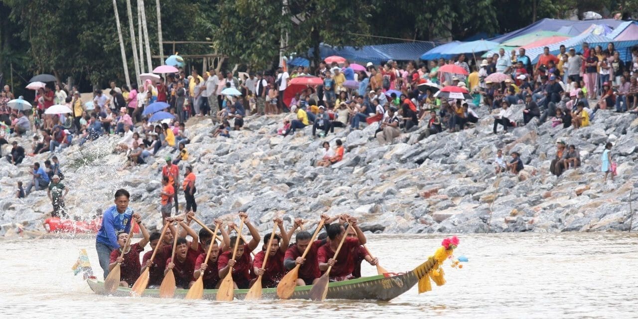 เทศบาลปากน้ำฉวางสืบสานประเพณี จัดงานแข่งเรือยาว ชิงถ้วยรางวัลพระราชทาน