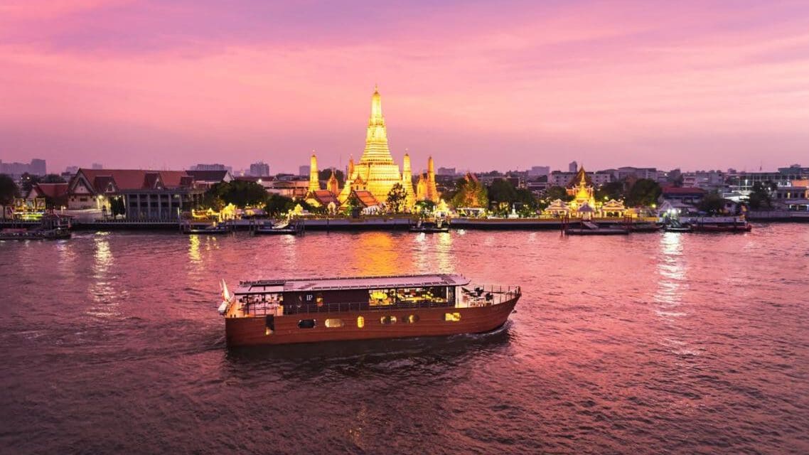 เรือ ‘ลอย ริเวอร์ สอง’ กับการเดินทางบนเส้นทางประวัติศาสตร์สู่อาณาจักรอยุธยา
