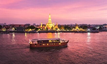 เรือ ‘ลอย ริเวอร์ สอง’ กับการเดินทางบนเส้นทางประวัติศาสตร์สู่อาณาจักรอยุธยา