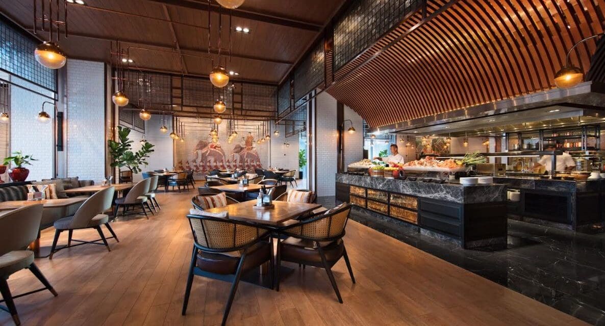 ห้องอาหารโรงแรมแมริออท สุรวงศ์ ครอง 3 รางวัล Traveler’s Choice จาก TripAdvisor และผงาดขึ้นอันดับ 1 ห้องอาหารที่ดีที่สุดในประเทศไทย