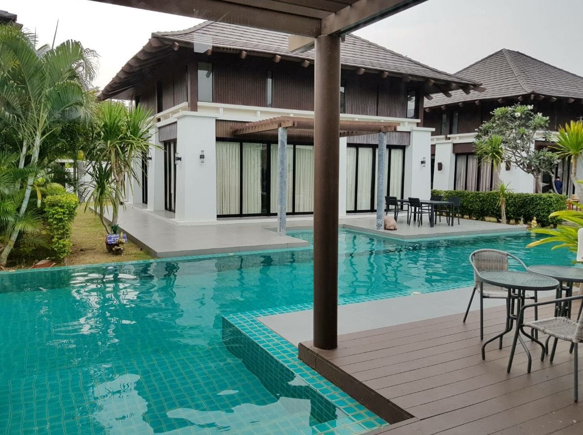 ดิ โอเรียนทอล บีช รีสอร์ท 