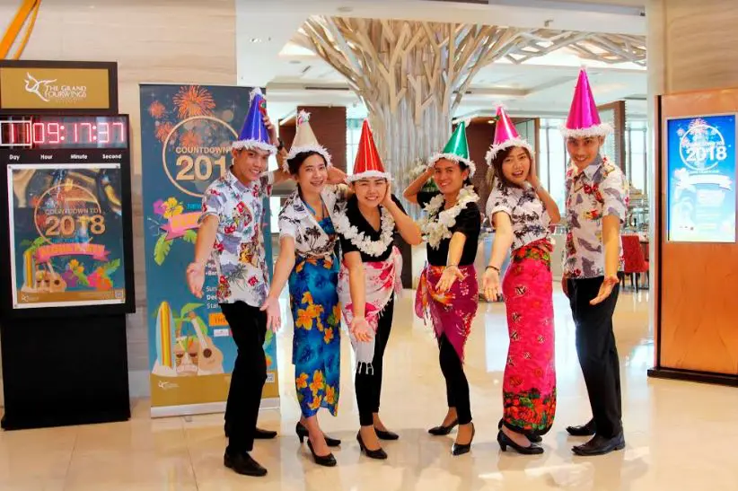 “New Year’s EVE “ALOHA PARTY” เคาท์ดาวน์ 2018” ที่โรงแรมเดอะ แกรนด์ โฟร์วิงส์ คอนเวนชั่น กรุงเทพฯ