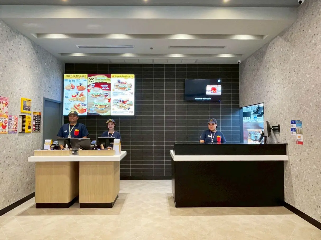 Mcdonalds Suvarnabhumi airport Mcdonalds Suvarnabhumi airport