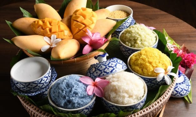 ข้าวเหนียวมะม่วง ณ โรงแรมเดอะ เบอร์เคลีย์ ประตูน้ำ