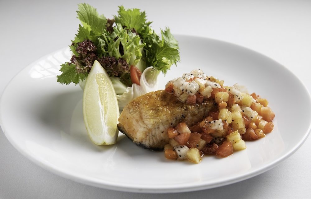 อร่อยรสเลิศแถมสุขภาพดี กับเมนู “ปลาแซลมอนนอร์เวย์ซัลซ่าผลไม้” ณ ห้องอาหาร เลอ มาแรงน์ โรงแรมเคป ราชา ศรีราชา