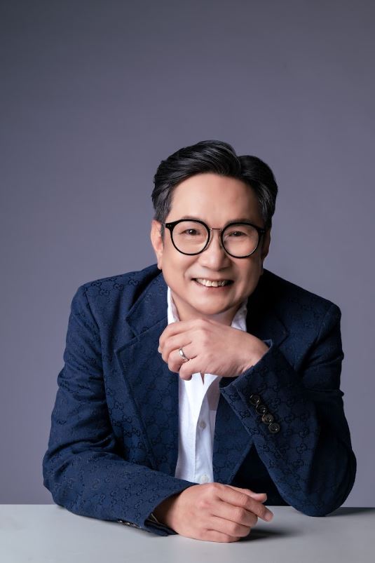 นายอภิชัย ฉัตรเฉลิมกิจ