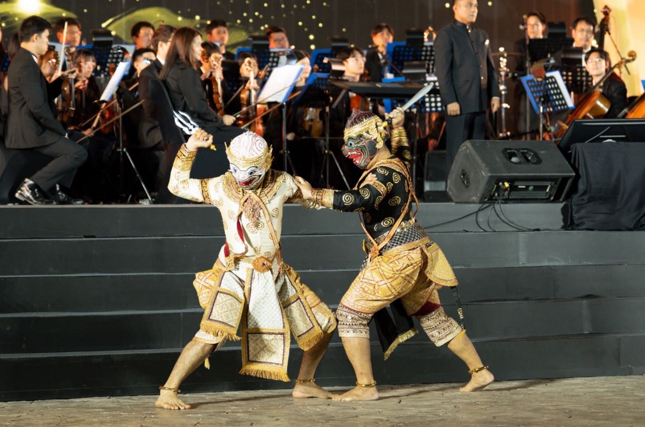 The Night by Amazing Thailand