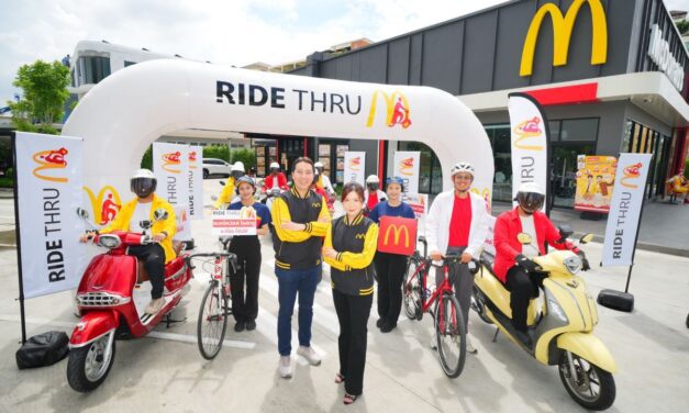 แมคโดนัลด์ เร่งเครื่องดัน ‘แมคไดร์ฟทรู’ ชูแคมเปญ ‘RIDE THRU’ จะกี่ล้อ ก็สั่งได้! เจาะตลาดลูกค้าสองล้อไลฟ์สไตล์ On-the-Go ฟรี! McLucky Bag เมื่อซื้อเมนูใดก็ได้ที่แมคไดร์ฟทรู ครบ 100 บาทขึ้นไป